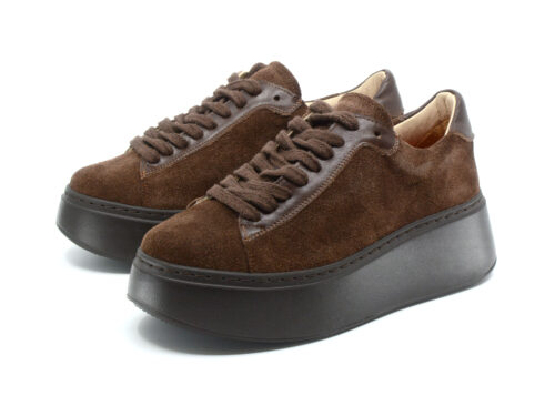 Damskie brązowe półbuty zamszowe R na wysokiej podeszwie EVA szytej i klejonej R. Karoń