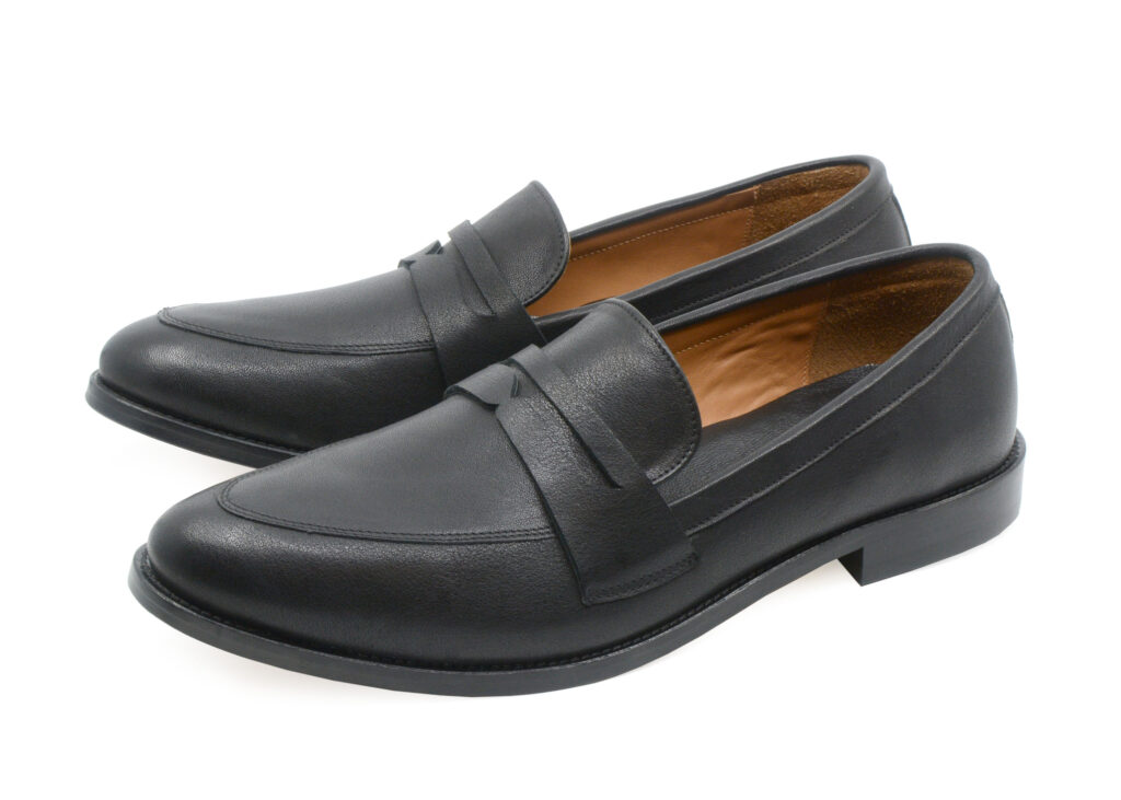 Klasyczne czarne półbuty męskie Tadeusz ze skóry bydlęcej R. Karoń