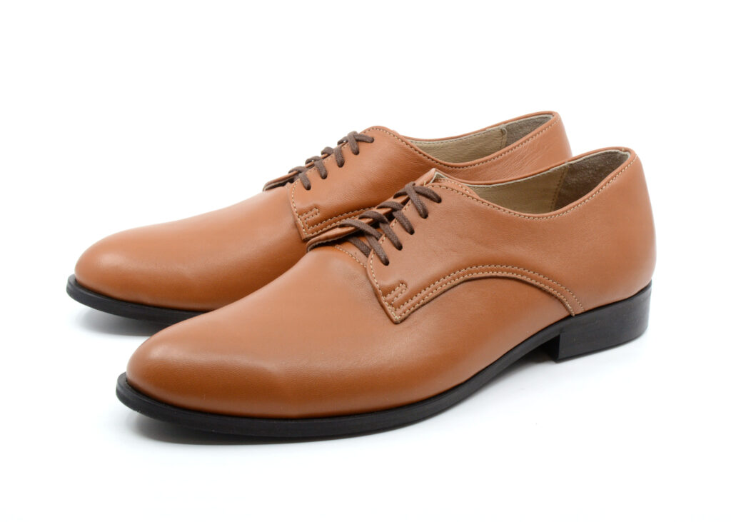 Eleganckie półbuty męskie Nikodem ze skóry bydlęcej na drewnianym obcasie R. Karoń