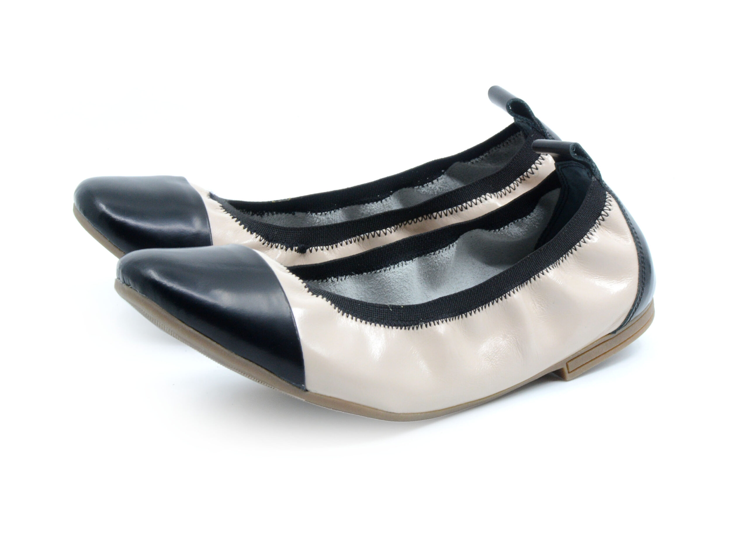 Baleriny damskie Olimpia ze skóry bydlęcej beżowe z czarnym noskiem R. Karoń