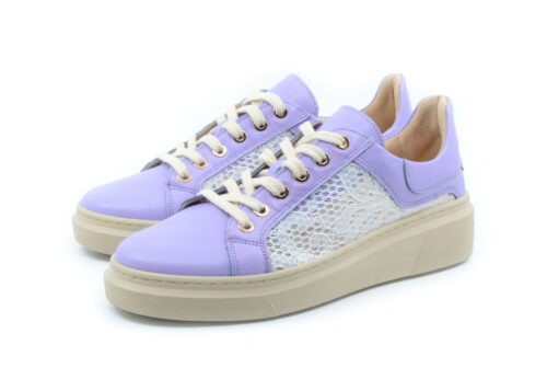 Liliowo-białe sneakersy damskie Model R3/1/D z siatką techniczną na białej, szytej podeszwie.